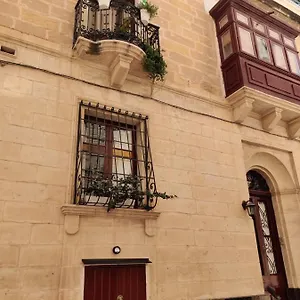 https://cosy-semi-basement-apartment.hotelssaintjulians.com